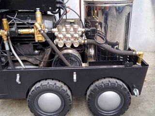 PRESSURE CLEANERS